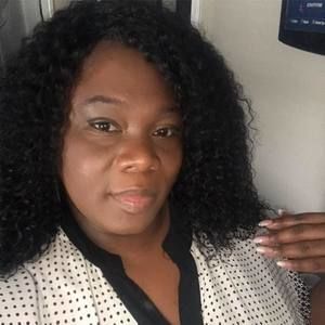 Meet your Posher, Yvette